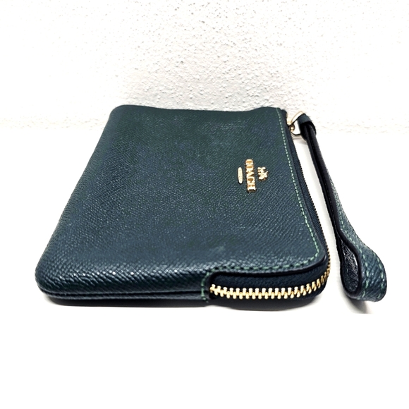Coach Hunter Green Corner Zip Wristlet C6878